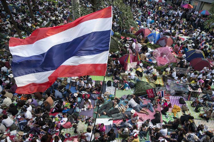 Parlamentsvalg. På ottende år befinder Thailand sig i en reel lammelse uden den ringeste udsigt til realistiske kompromisser. 