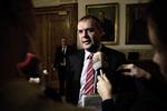 Enighed? »Vi har ikke grund til at tro og lægge andet til grund, end at det selvfølgelig er sådan, at SF går ind for regeringens politik«, siger finansminister Bjarne Corydon (S) efter dagens samråd om Dong-aftalen. - Foto: . 