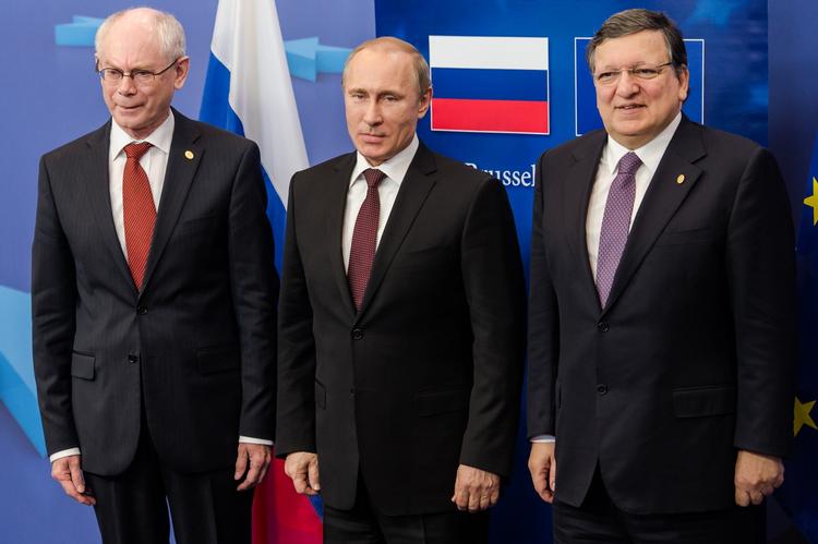 TOPMØDE. Rusland og EU's fælles ønske om at samarbejde med Ukraine var til diskussion i Bruxelles i dag, da den russiske præsident, Vladimir Putin, og den russiske udenrigsminister, Sergej Lavrov, mødtes med EU-præsident, Herman Van Rompuy. 