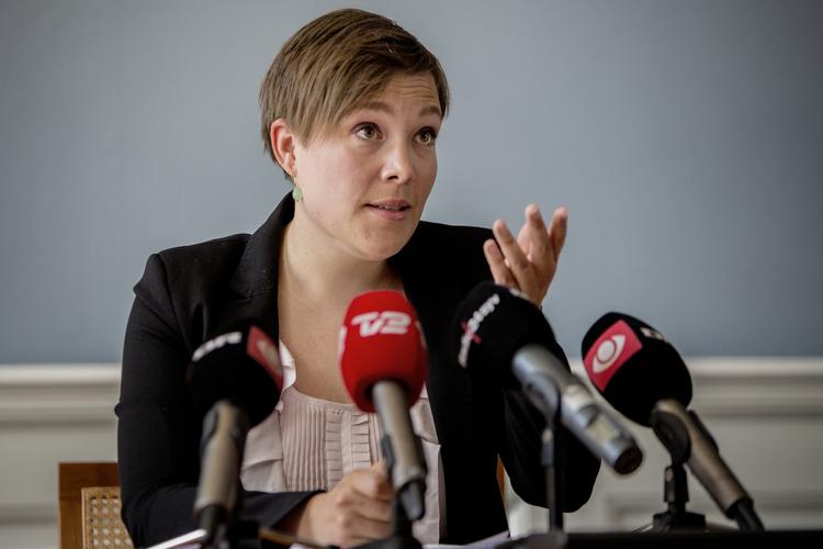 Sundhedsminister Astrid Krag (SF) lancerer i dag en række nationale mål for, hvordan mistrivsel i skolen og på arbejdspladsen skal reduceres. 