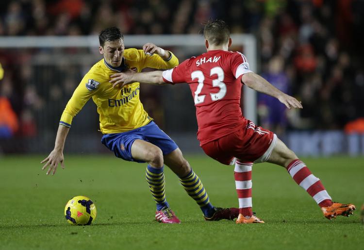 2-2. Arsenal var helt væk i første halvleg, men kom godt tilbage efter pausen mod Southampton. 