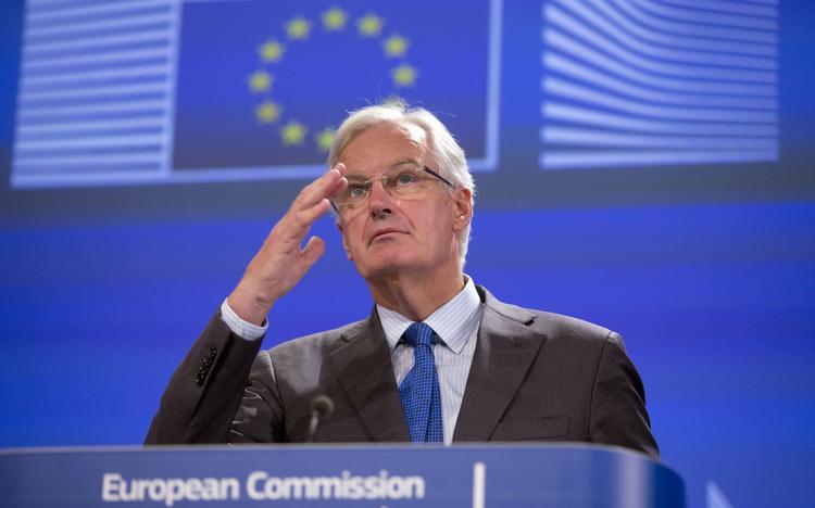 gamblingsloft. Det er EU's kommissær for det indre marked, Michel Barnier, der er talsmand for det nye forslag, som skal forhindre de største banker i at gamble for meget. 