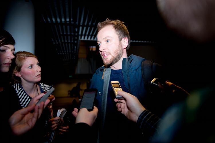 Konsekvens. 28-årige Peter Westermann er tidligere medlem af Folketinget, hvor han i 2010 var stedfortræder for Nanna Westerby. Peter Westermann overtog næstformandsposten fra Mattias Tesfaye i 2012. Men som konsekvens af aftenens krisemøde i SF trækker han sig fra posten. 