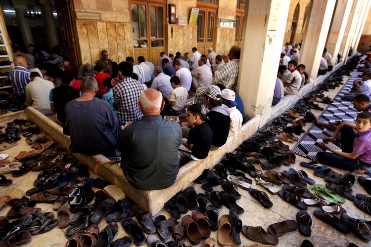 Fredsforhandlinger. Der er mere på spil ved det usynlige hovedbord med Rusland for bordenden.. 