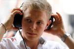 <cutline_leadin>grundig.</cutline_leadin> I sin venten på at kunne komme til at afprøve McLarens nye racer har Kevin Magnussen ifølge ledelsen vist stor entusiasme og en imponerende  arbejdsmoral. Nu skal der køres stærkt. 