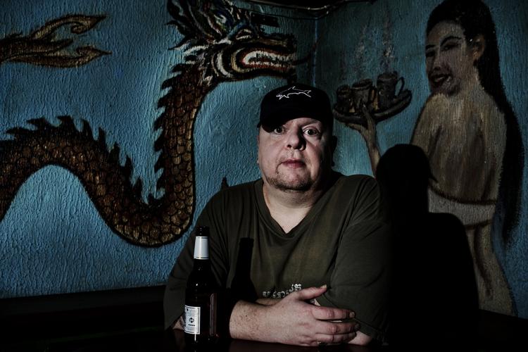 forfatter Henrik List er aktuel med romanen 'Solen skinner aldrig på en go-go-bar'. 