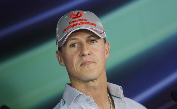 håb. Den syvdobbelte formel 1-verdensmester, Michael Schumacher, ligger fortsat i koma på et hospital i Grenoble. 