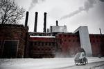 kapitalindsprøjtning. Folketinget har godkendt, at staten sælger aktier i Dong. Goldman Sachs kommer med otte milliarder kroner. 