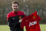 transfer. Manchester United satte transferrekord med købet af  Juan Mata fra Chelsea. 