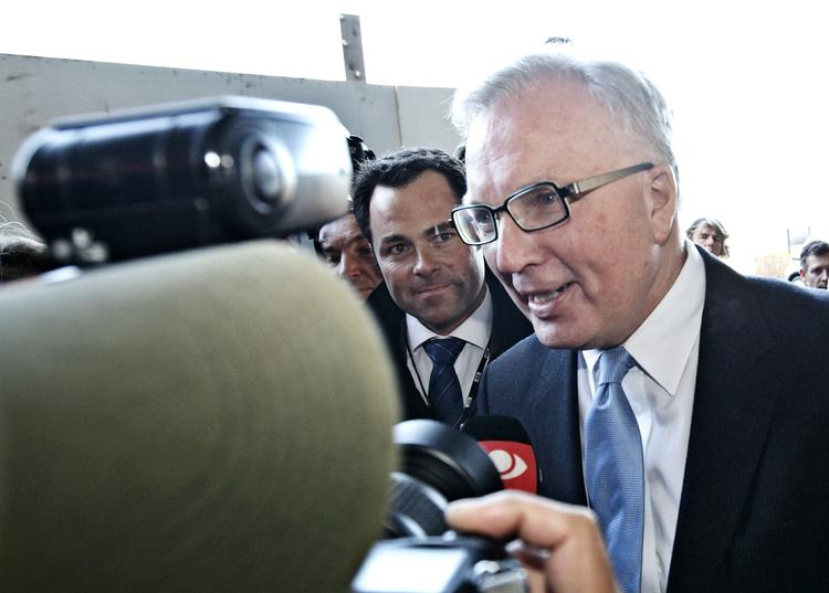 tavs. Fritz Schur har holdt sig tavs under hele balladen om salg af Dong-aktier til Goldman Sachs. 