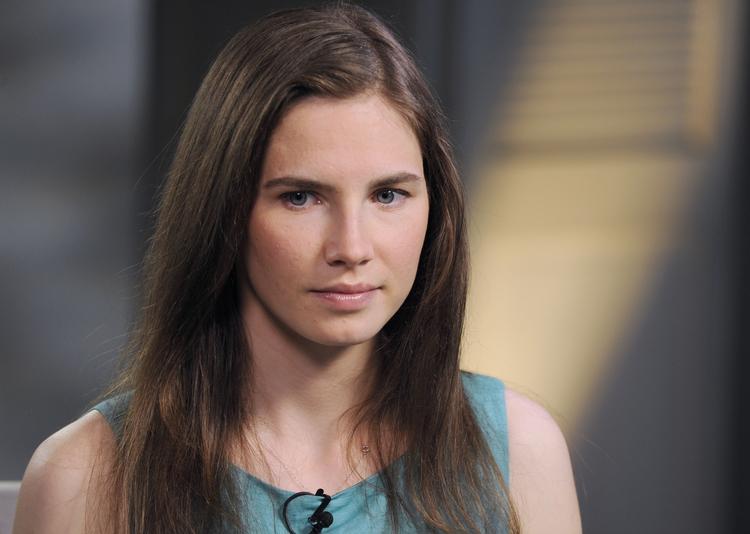 Dom. En italiensk domstol har torsdag aften kendt amerikaneren Amanda Knox skyldig i drab. 