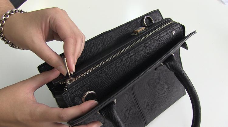 LUKNING. Med iBag får du begrænset impulskøbene. Tasken låser simpelthen, når du har haft pungen oppe for mange gange (FOTO: PR-foto/iBag) 