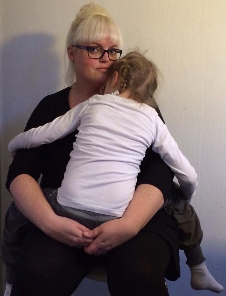 Kærlighed. Maria på seks år spiser stadig for lidt, men det går den rigtige vej, fortæller hendes mor, Iben Rosendahl. 