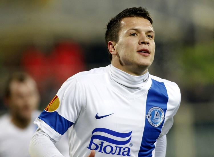 strandet. Det så længe ud til, at Yevhen Konoplyanka skulle skifte til en rød trøje for Liverpool, men i sidste øjeblik skred klubejeren af FC Dnipro ind. 