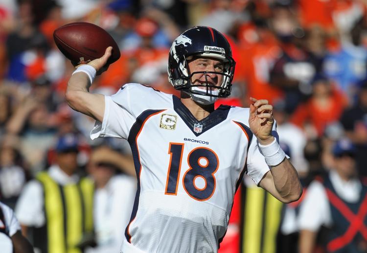 Klassespiller. Selv om armstyrken ikke er, hvad den har været, har Peyton Manning bragt Denver Broncos i Super Bowl og sat flere rekorder undervejs. Her er han i aktion i årets første slutspilskamp mod San Diego Chargers. 