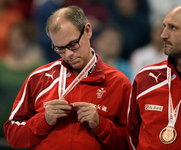 utilfredshed. Landstræner Jan Pytlick og de danske kvinder vandt bronze ved VM med sejr over Polen i kampen om tredjepladsen. 
