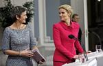 Hyggeligt. Statsminister Helle Thorning-Schmidt (S) og Økonomi- og indenrigsminister Margrethe Vestager (R) svarede på spørgsmål om den nye regering i statsministeriet. Statsministeren glæder sig til ikke længere at skulle forholde sig til diskussionen om, hvorvidt SF skal være en del af regeringen. 