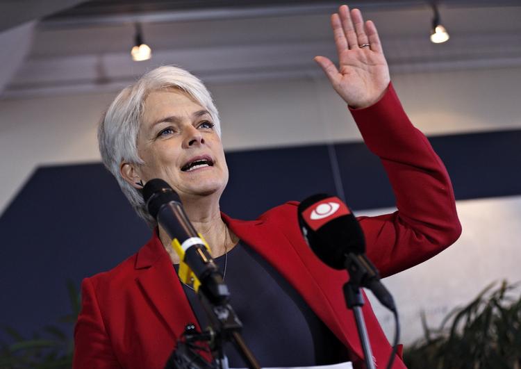 Spørgetime. Vi kommer ikke til at se en SF-formand gå hårdt til statsministeren under dagens Spørgetime med statsministeren. 