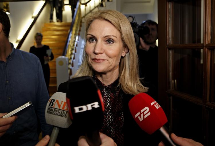 Partihop. Statsminister glæder sig over Ole Sohn partiskifte fra SF til Socialdemokraterne. 