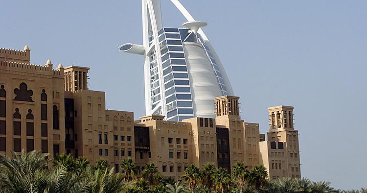 Boom. De sidste 10 år har et stigende antal danskere besøgt emiratet Dubai hvert år. 