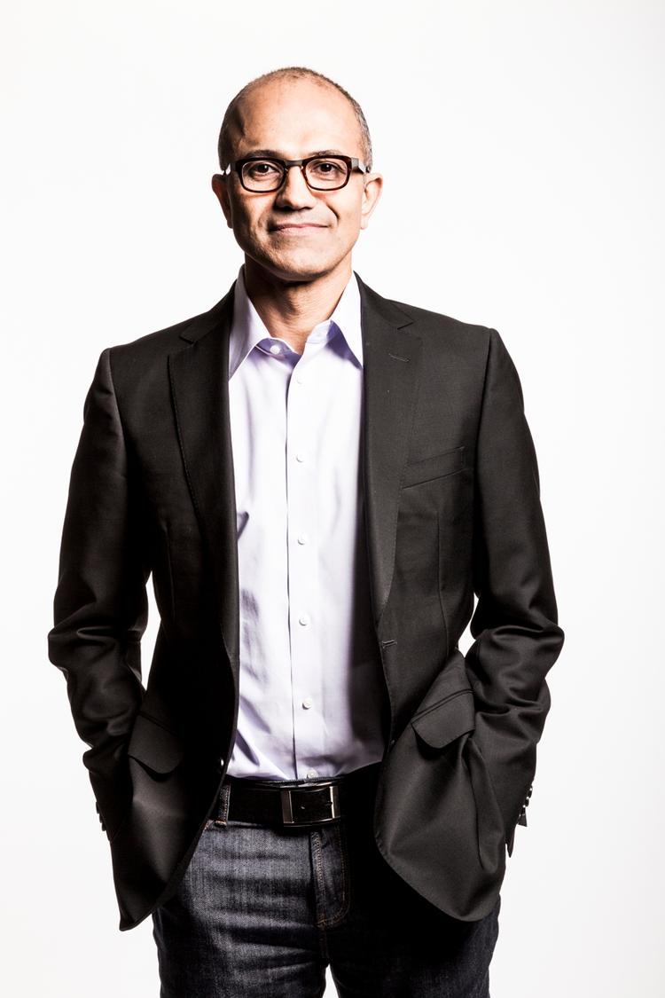 Den indisk-fødte Nadella har indtil nu ledet Microsofts cloud-division og afdelingen, der betjener selskabets kunder. 