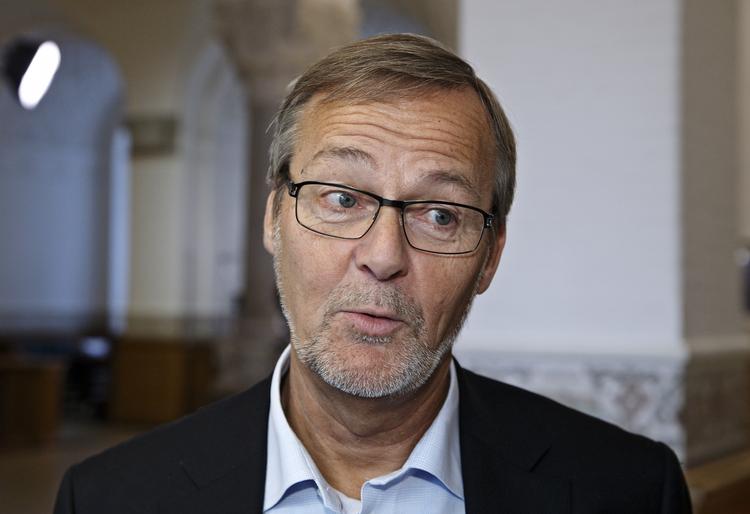 Partihop. Ole Sohn skifter til S. 