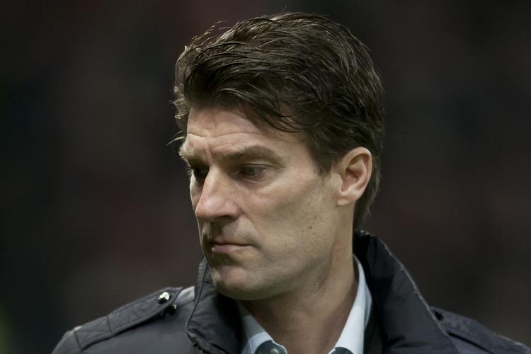 Slut. Hans start var næsten som et lille mirakel for de lokale i Swansea, men siden er det gået støt ned ad bakke, og nu er det altså blevet for meget for klubbens bestyrelse. Her er han under en kamp mod Manchester United i midten af januar. 