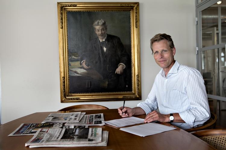 Interessekonflikt? Vil landets største betalte dagblad stadig behandle regeringen kritisk, når ansvarshavende chefredaktør, Bo Lidegaard, er storebror til ny udenrigsminister, Martin Lidegaard? 