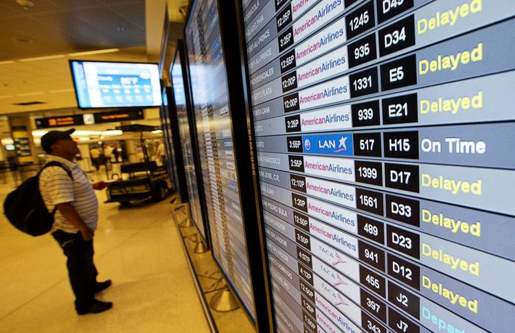 Hjælp. Når uheldet er ude, og flyet er forsinket, er mange passagerer i tvivl om, hvad de har krav på. Og hjælpen fra flyselskabet er ofte mangelfuld. 