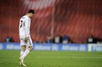 FARVEL: Selv om Cristiano Ronaldo i søndags blev udvist og straffet med tre spilledages karantæne, er han på banen i aften, når Real Madrid spiller pokalsemifinale mod Atletico Madrid. 