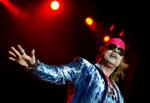 Numsechip. Axl Rose konspirerer om Red Hot Chili Peppers særlige hjælpemidler. 
