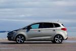 Syvpersoners. Kia Carens har smidt det kasseformede image og ligner ikke umiddelbart en bil med tre sæderækker. Foto: Kia 