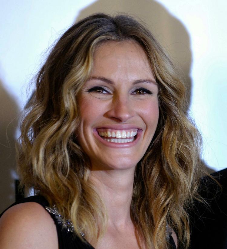 Tryghed. 46-årige Julia Roberts bliver modigere i sit spil af at arbejde med instruktører, hun kender godt i forvejen. Og hun er vist ikke sikker på, hun ville fungere sammen med Lars von Trier. 