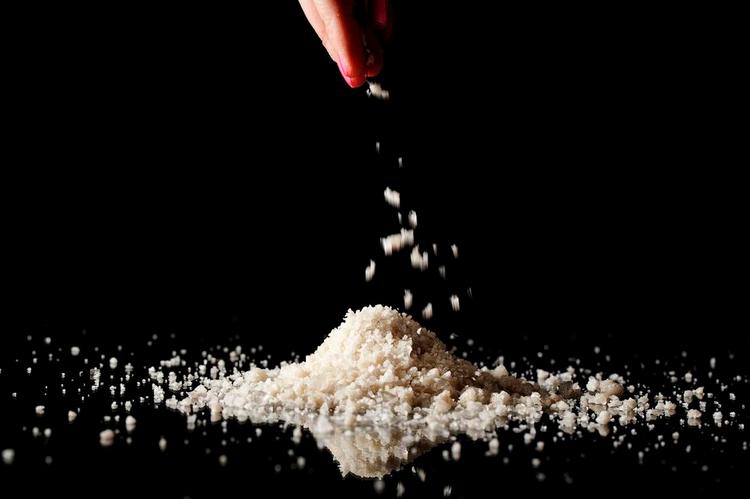 Saltindtag. En læser vil vide om saltmangel kan udløse hovedpine. 