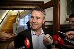 Lån. Sass Larsen har taget konsekvensen af de skærpede krav fra blandt andre ratingbureauerne. 