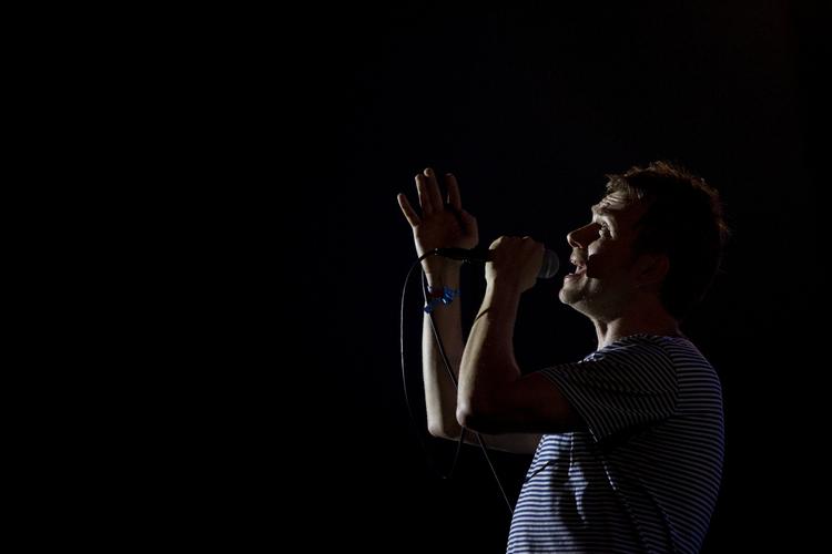 Solo. Damon Albarn udgiver sit nye album 'Everyday Robots' i april. Til sommer kan numrene høres live, når han optræder på Roskilde Festival. (arkivfoto) 