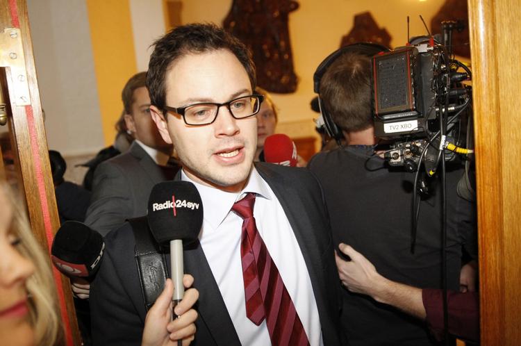 OPBAKNING. Jonas Dahl stiller ikke selv op som formandskandidat for SF, men støtter Pia Olsen Dyhr som partiets nye frontfigur og samler. 