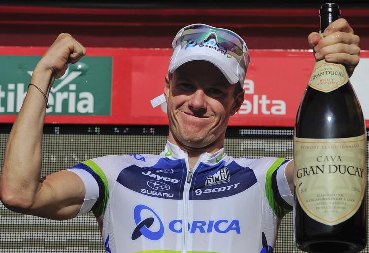 dobbelttriumf. Simon Clarke jubler over sejren på fjerde etape af Vueltaen i 2012. 