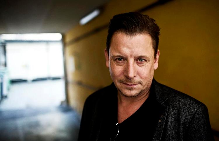 Familiemand. Anders W. Berthelsen foretrækker at have sin familie med på settet. Også når han optager i udlandet. 