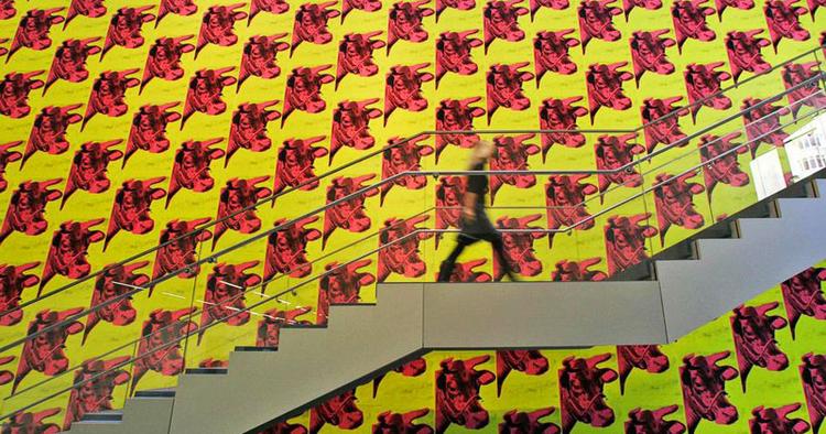 FORUD. MOMA i New York er et af de steder, det kan betale sig at købe billet til hjemmefra. 