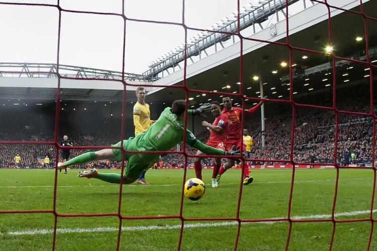 Afklapsning. Arsenal blev spillet ud af Anfield i lørdags. 
