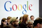 NÆSTSTØRST. Google har stor succes. Her underviser firmaet potentielle brugere på et kursus i Googles kontorer i New York. 