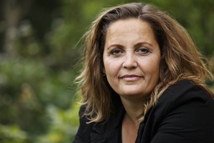 Kampvalg. Nu er Pia Olsen Dyhr som forvandlet, ikke sandt? NU er hun pludselig de trængtes og de lediges bedste ven, sådan som SF var engang? 