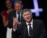 KÆMPE. Sepp Piontek hylder sin afløser som dansk landstræner som en af de største i dansk fodbold. 