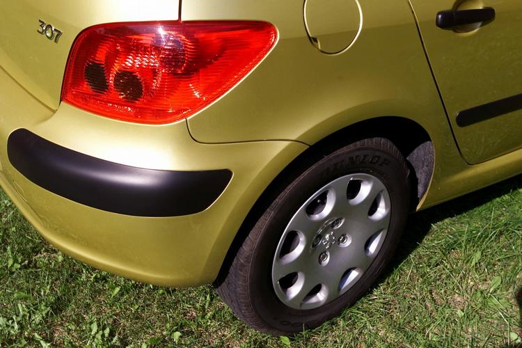 Bilsalg. Danskerne er forsat vilde med at købe brugte biler. En af de mest populære er Peugeot 307. 