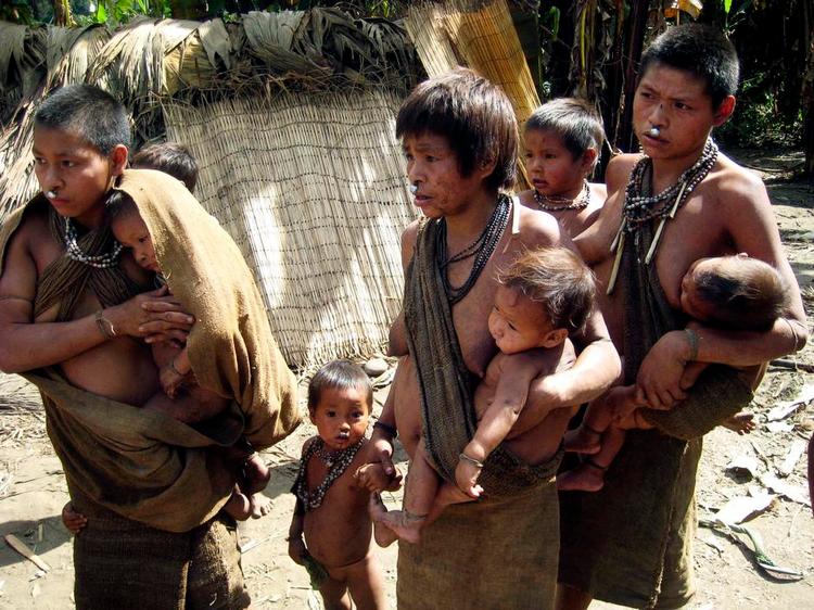 STAMMEFOLK. Reservatet i Perus del af Amazonas er hjemsted for flere oprindelige folk. 