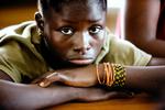 Fattigdomsbekæmpelse. Ansvarlige virksomheder kan indgå i samarbejdsprogrammer, hvor NGO'er som BØRNEfonden uddanner de unge med specifikke kompetencer for øje. 