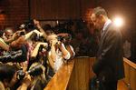 TILTALT. Oscar Pistorius risikere fængsel for at have skudt sin kæreste Reeva Steenkamp. 