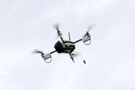 Luftfartøj. I Frankrig skal man modtage undervisning for at få lov til at betjene en drone. 