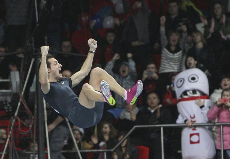 Jubel. Franske Reanud Lavillenie springer 6,16 meter. 